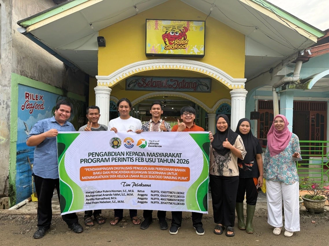 Dosen FEB USU Dampingi Rilex Seafood Tanjung Pura dalam Digitalisasi Pengelolaan Persediaan dan Pencatatan Keuangan